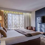 مركيور سيرجي بونتواز سنتر 4*