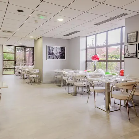 Hotel Mercure Pontoise Centre 4*