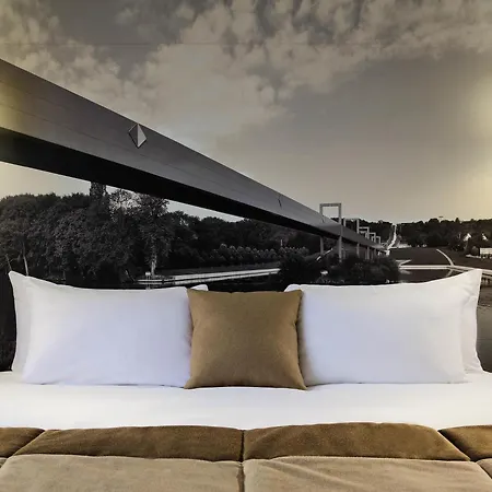 Hotel Mercure Pontoise Centre 4*