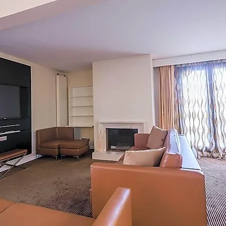 Hotel Mercure Pontoise Centre 4*