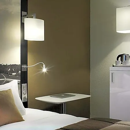 فندق مركيور سيرجي بونتواز سنتر 4*