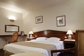 Mercure Pontoise Centre מלון קרגי