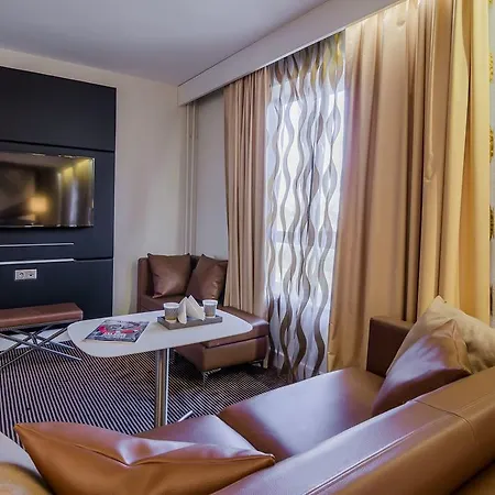 Mercure Pontoise Centre Hotel 4*