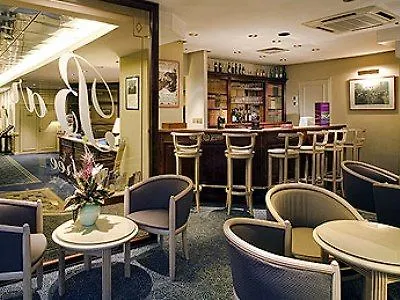 塞尔吉蓬图瓦兹中心美居酒店 4*