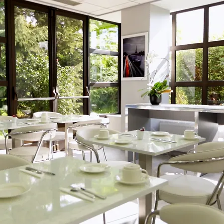 Mercure Pontoise Centre Hotel