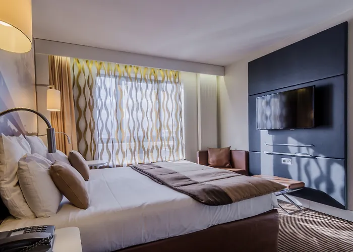 Mercure Pontoise Centre 4*