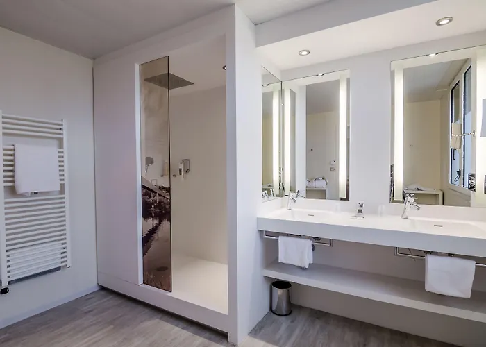 호텔 Mercure Pontoise Centre 세르지