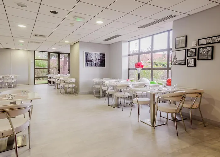 호텔 Mercure Pontoise Centre 4*