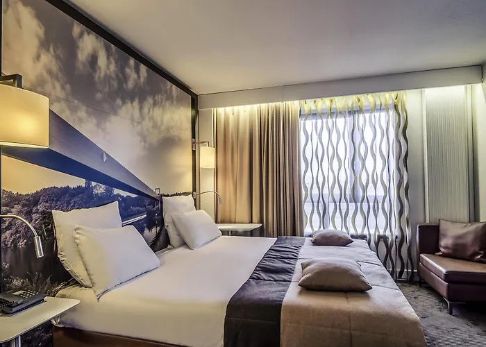 Mercure Pontoise Centre 4* 세르지